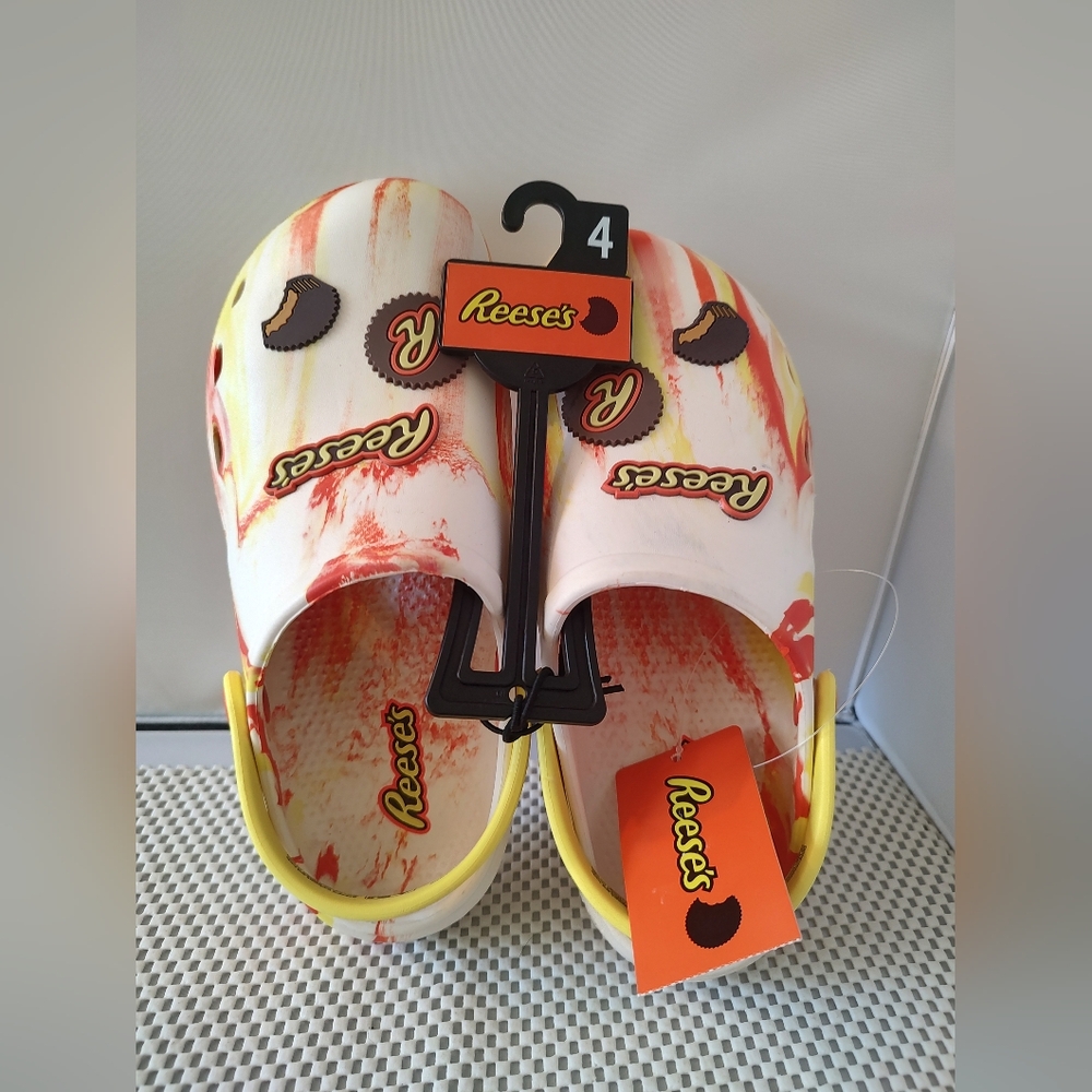 Reese’s Girls’ Size 4 Lightweight Molded Clog Sandals NWT